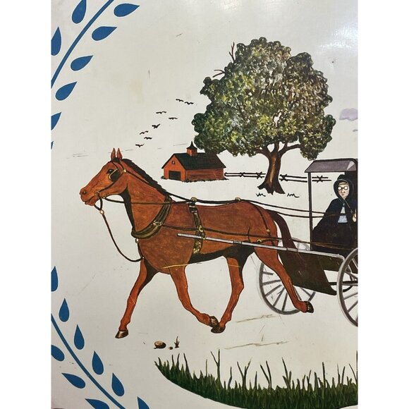 2 Vintage Tin Serving Trays With Amish Horse & Buggy Design Pennsylvania Dutch - Picture 4 of 11